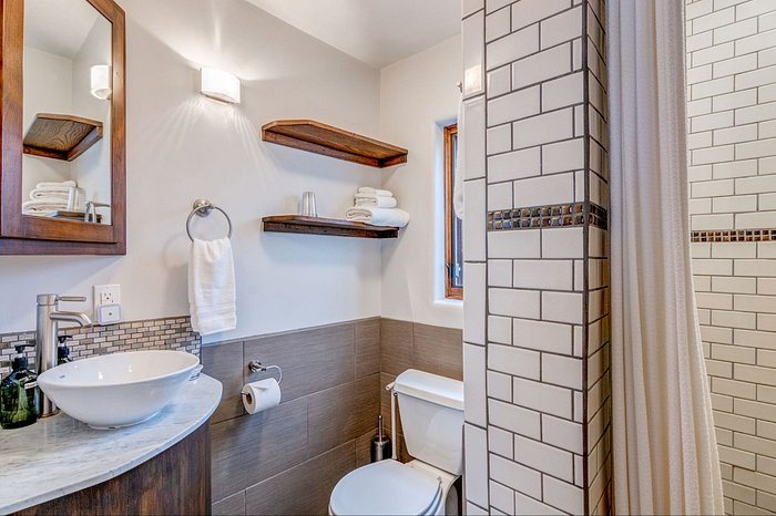 Santa Fe Motel Inn — Bathroom