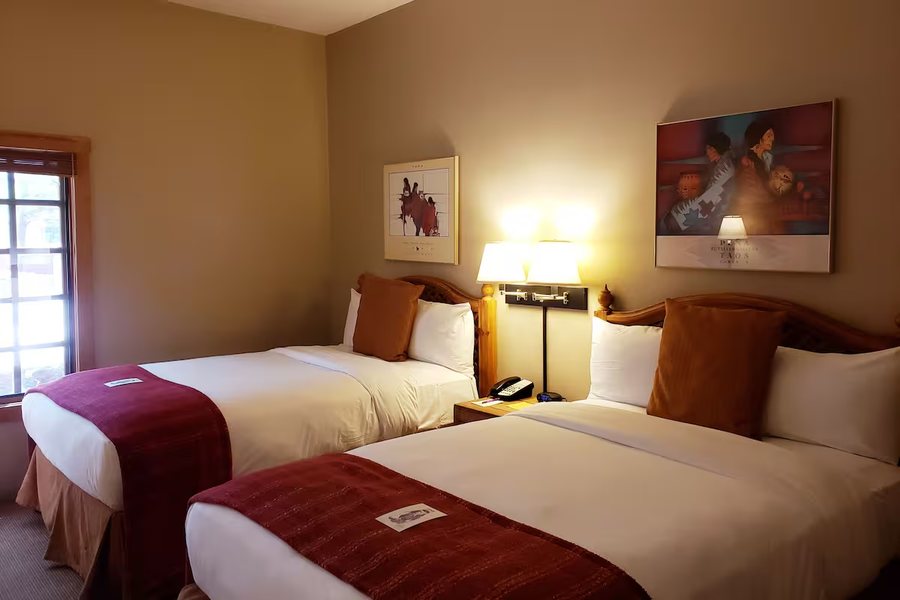 Santa Fe Skies RV Park — Guest room