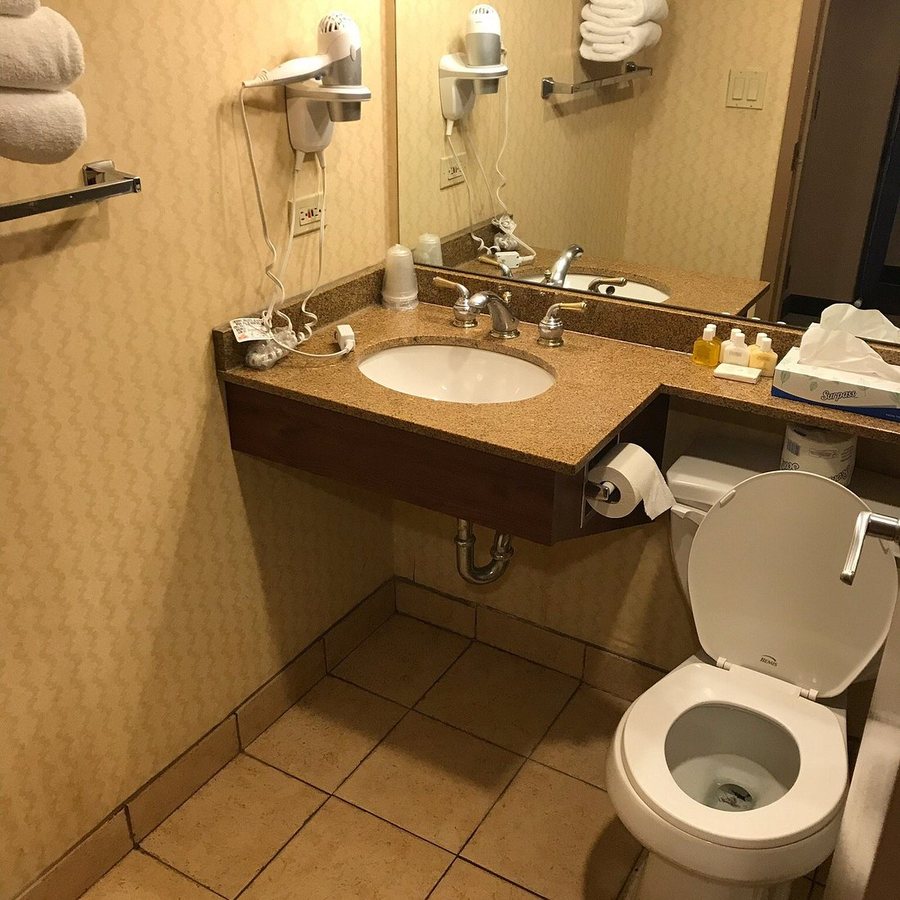 Santa Fe Station Las Vegas Nevada — Bathroom