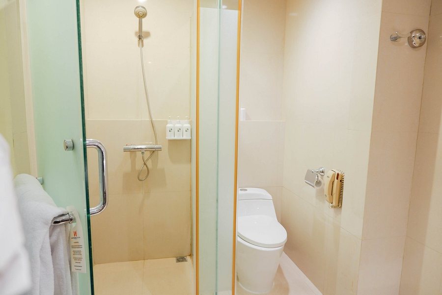 Sanur Resort Watujimbar — Bathroom