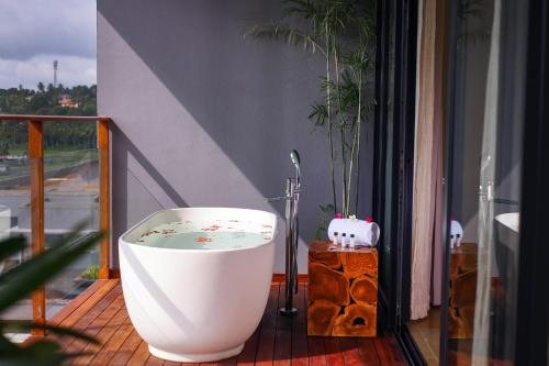 Saptha Resort And Spa — Bathroom