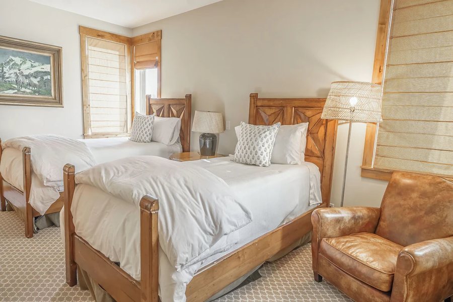 Sassy Moose Inn — Guest room