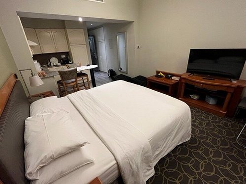 Savoy Park Hotel Apartments — Guest room