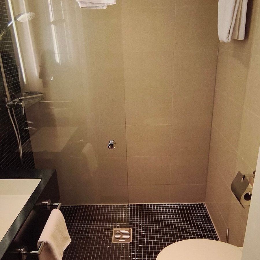 Scandic Berlin Kurfurstendamm — Bathroom