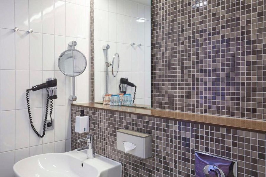 Scandic Berlin Potsdamer Platz Berlin — Bathroom