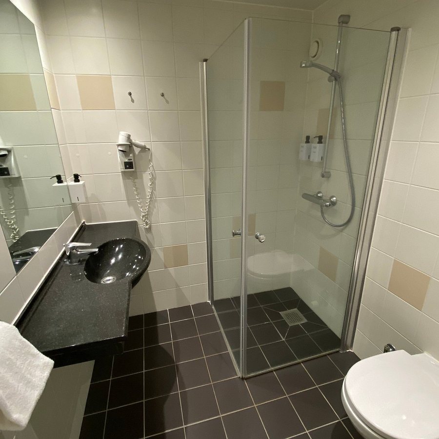 Scandic Kolding — Bathroom