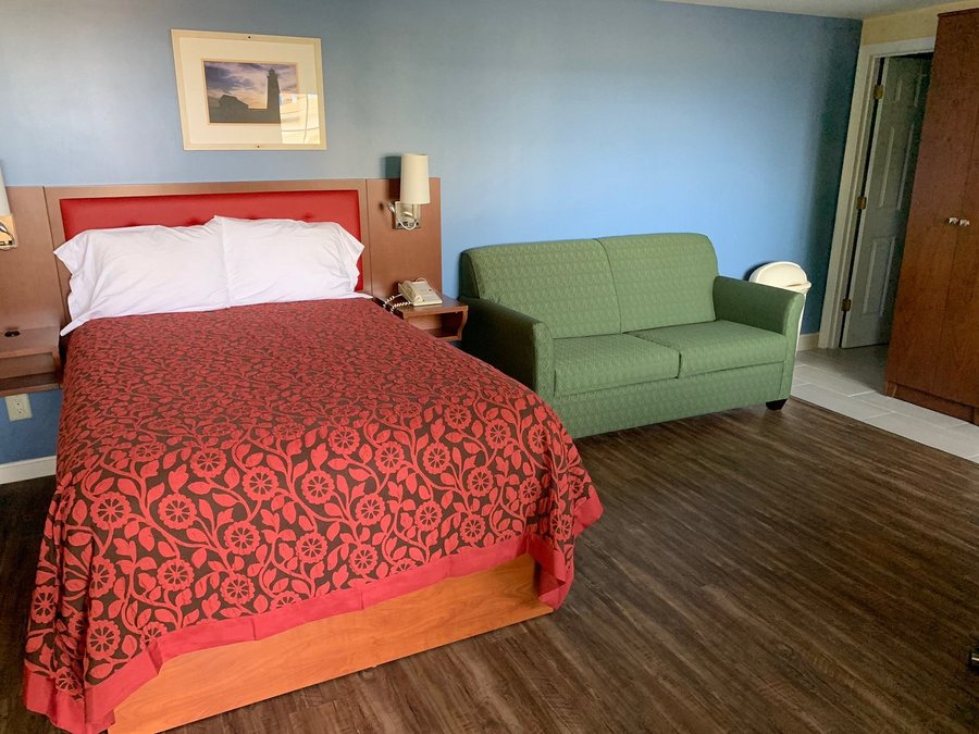 Scarborough Beach Motel — Guest room