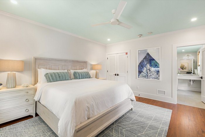 Scarlet Mango Inn — Guest room