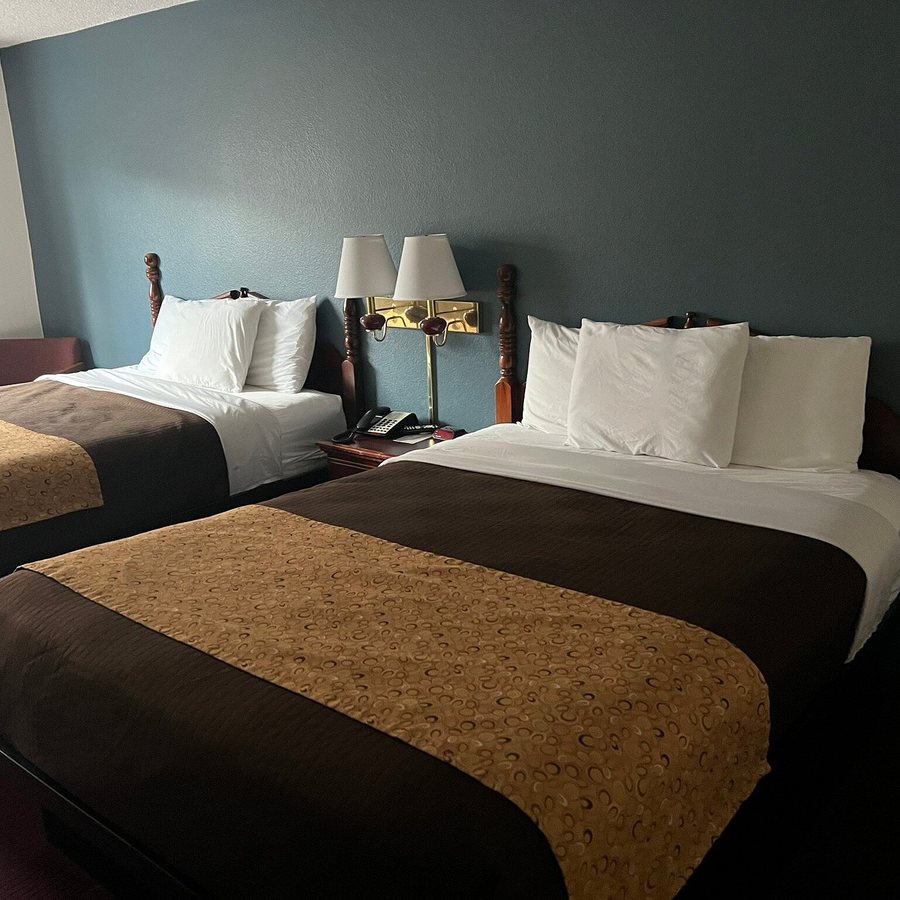 Scenic Hills Inn — Guest room
