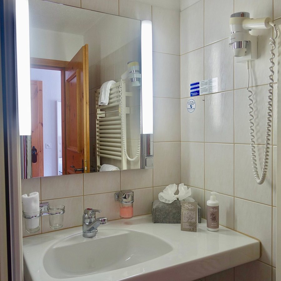 Schorta s Alvetern Boutique Hotel — Bathroom