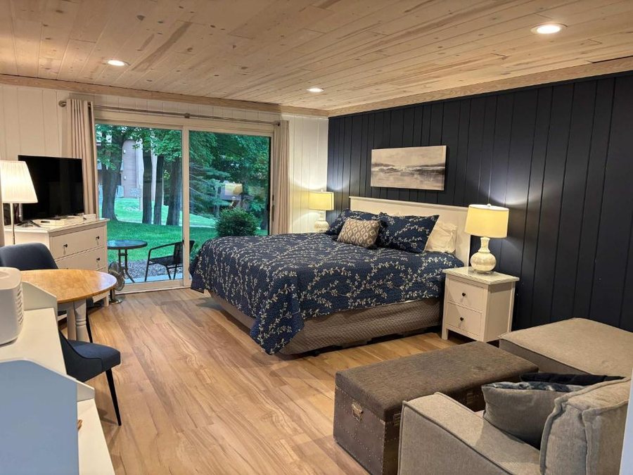 Schuss Mountain Shanty Creek Resort — Guest room