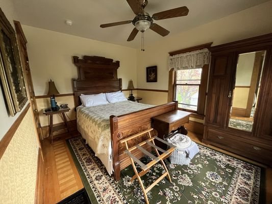 Scofield House Bed and Breakfast — Guest room