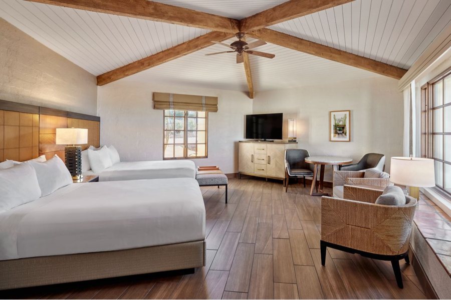 Scottsdale Camelback Resort — Guest room