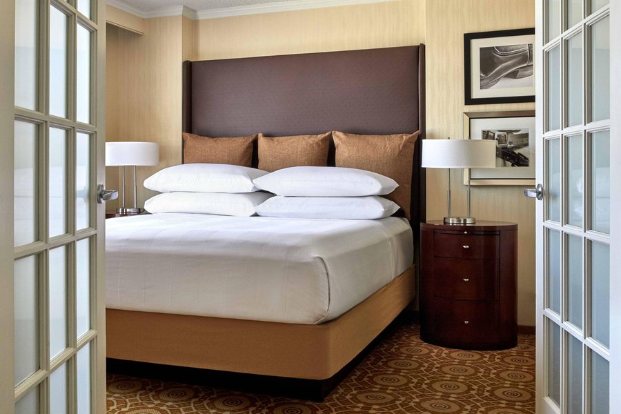 Scottsdale Marriott Old Town — Guest room