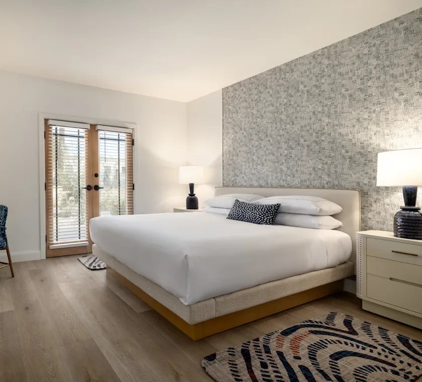 Scottsdale Park Suites — Guest room