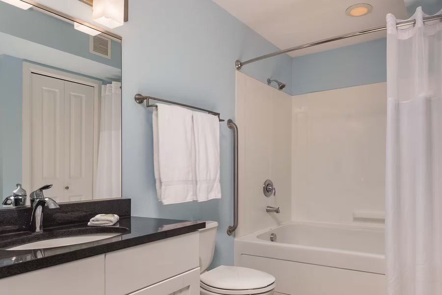 SCP Depoe Bay Hotel — Bathroom