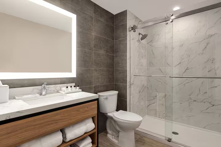 Sea Cliff Resort — Bathroom