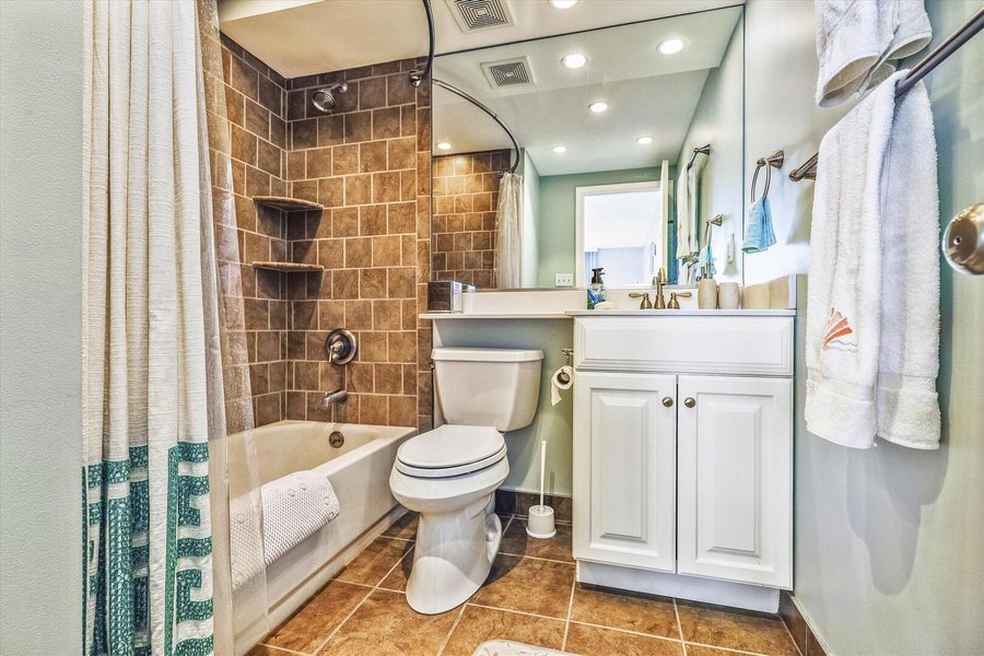 Sea Colony Resort — Bathroom