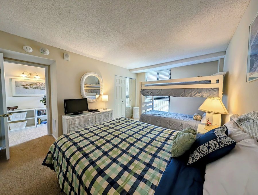 Sea Colony Resort — Guest room