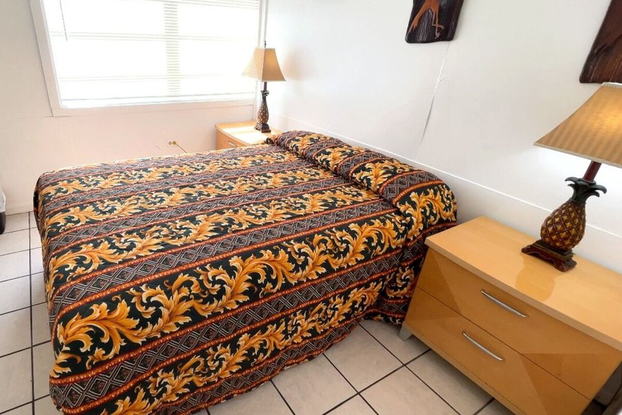 Sea Cove Motel and Marina — Guest room