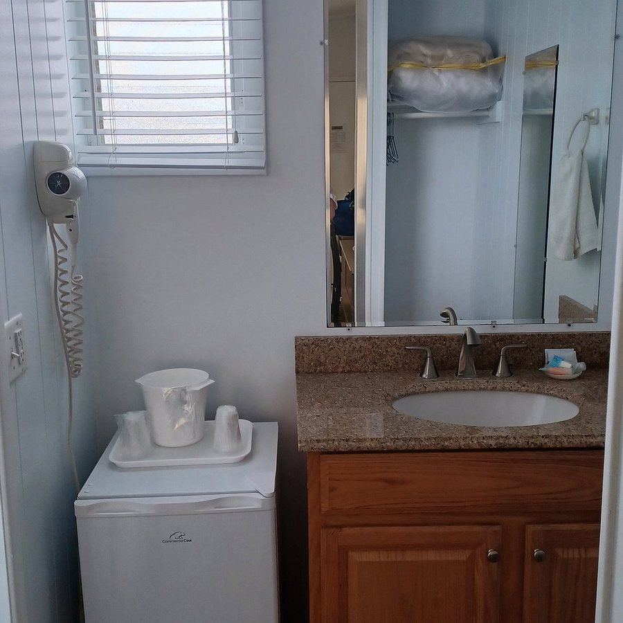 Sea Gull Motel — Bathroom