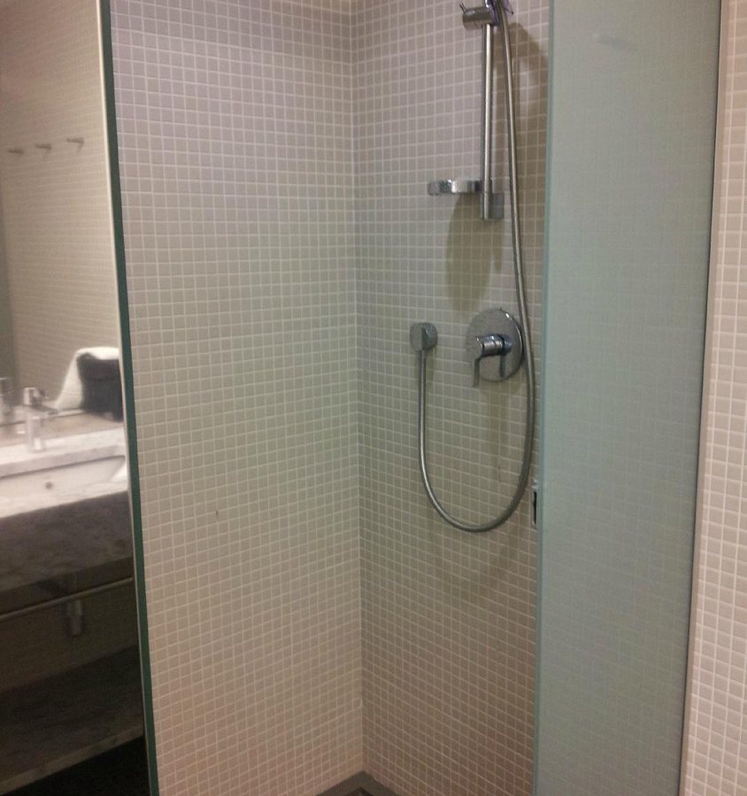 Sea Hostel Barcelona Barcelona Catalonia — Bathroom
