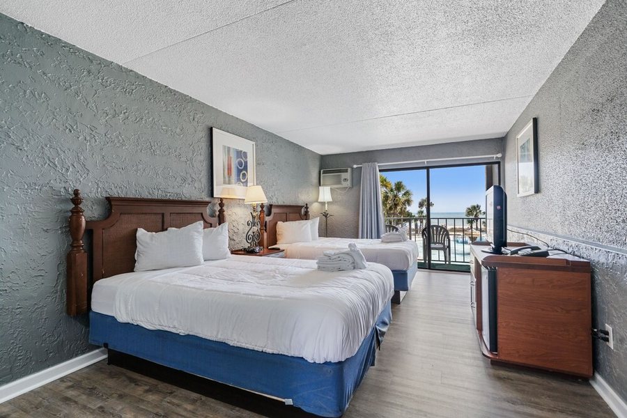 Sea Mist Oceanfront Resort — Guest room