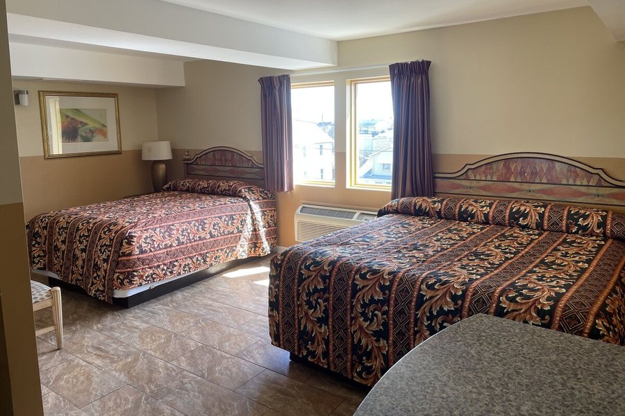 Sea Palace Motel — Guest room