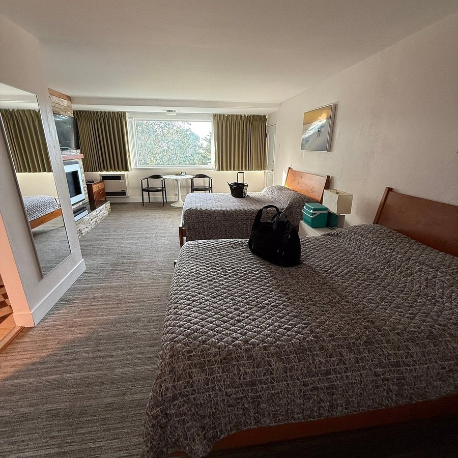 Sea Rock Inn Los Angeles California — Guest room