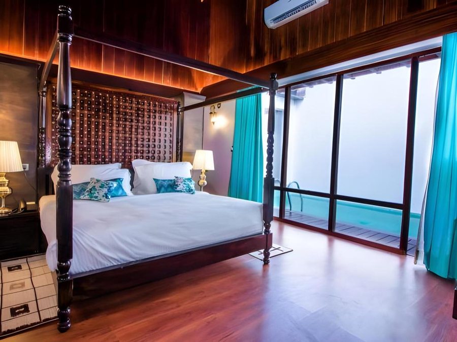 Sea Shell Neil — Guest room