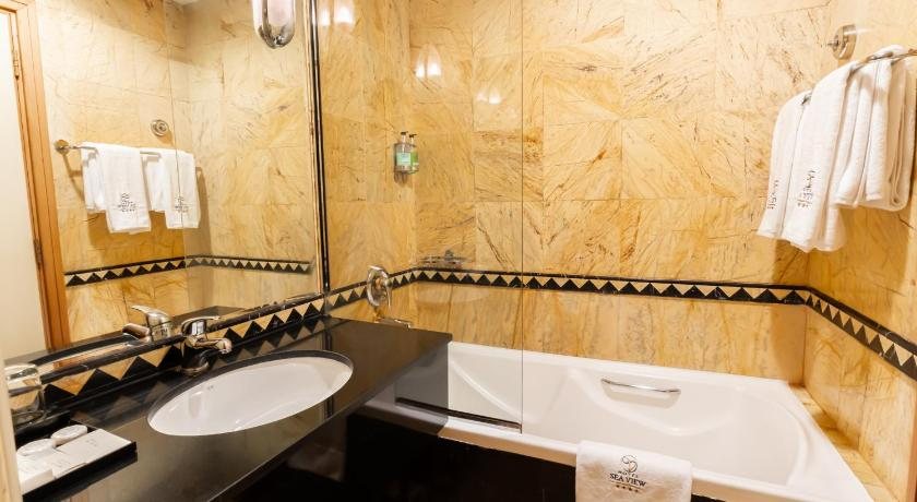 Sea View Hotel Dubai — Bathroom