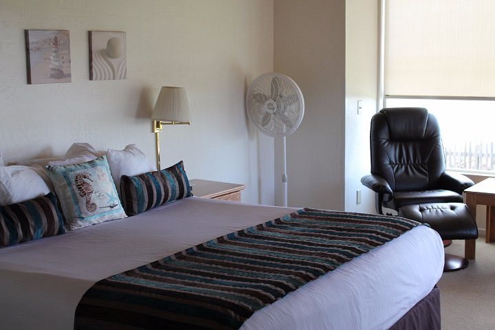Seacliff Motel on the Bluff — Guest room