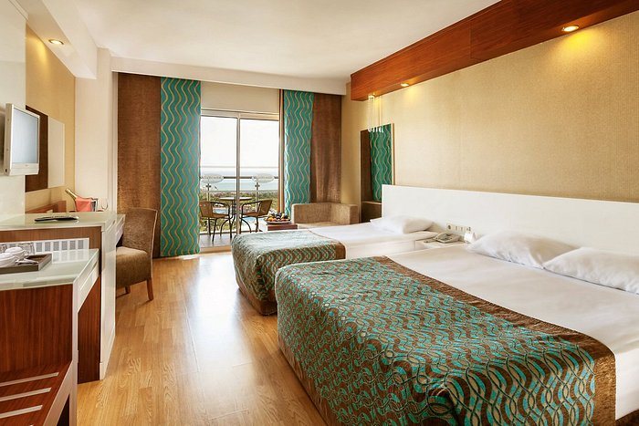 Seaden Sea World Resort Spa — Guest room
