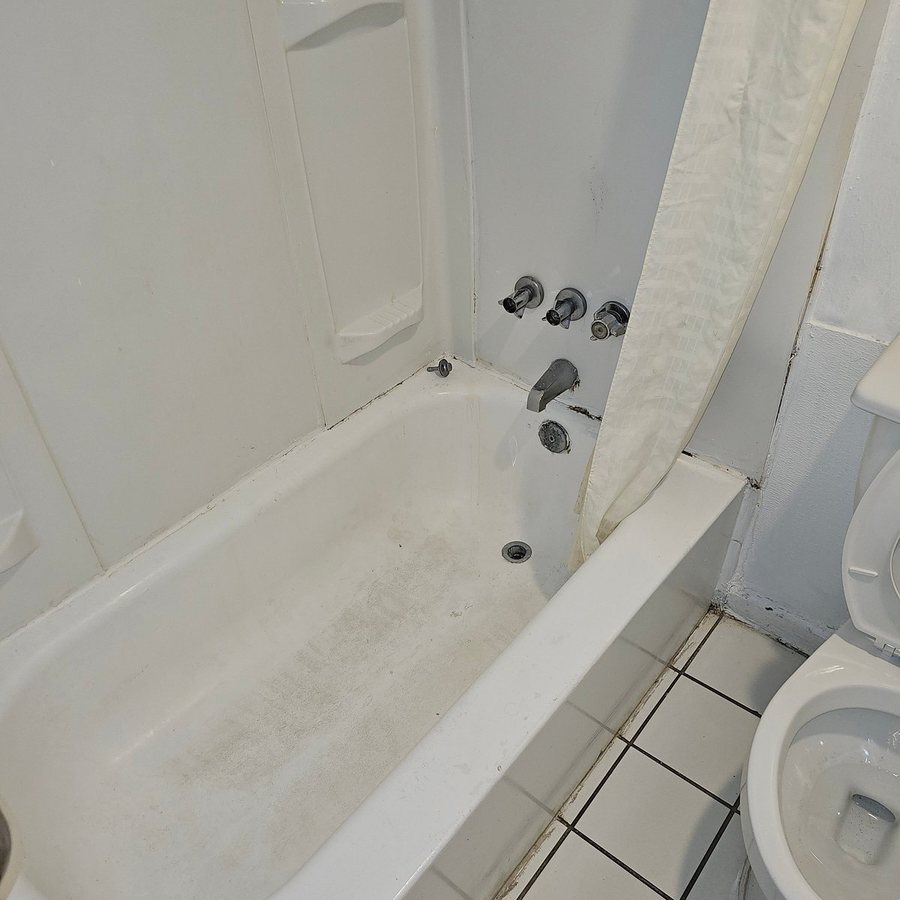 Seahaven Beach Resort — Bathroom