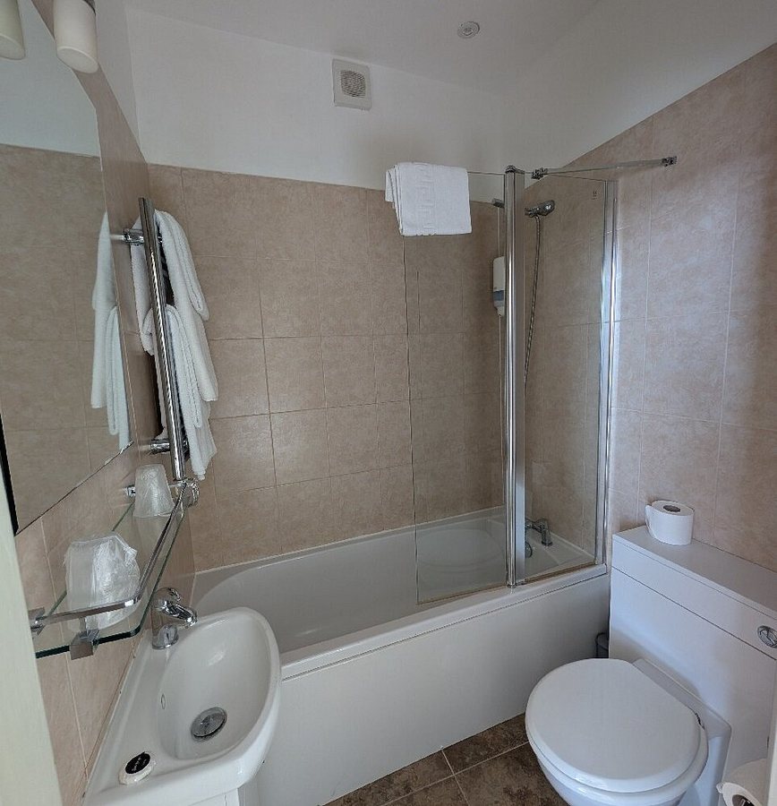 Seascale Hotel Restaurant — Bathroom