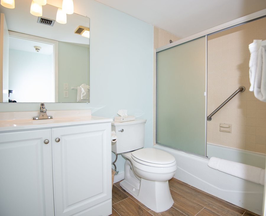 Seascape Resort and Marina — Bathroom