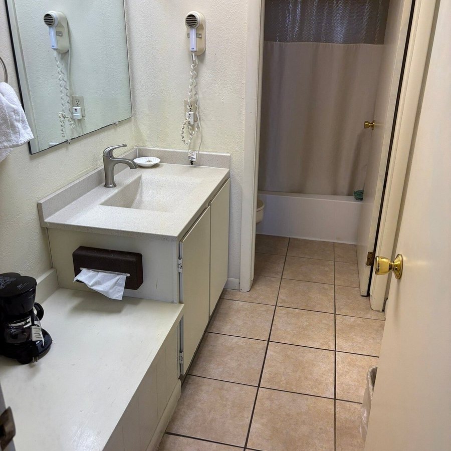 Secrets on Main B B — Bathroom