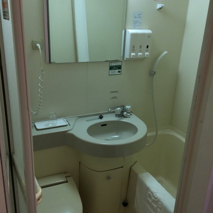 Section L Ueno Hirokoji — Bathroom