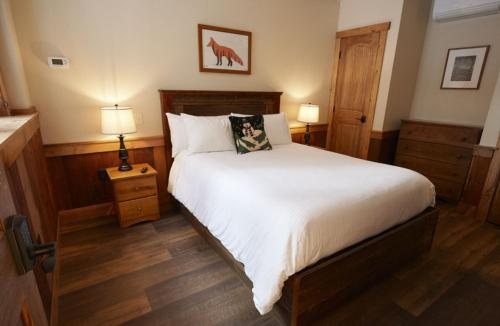 Seesaw s Lodge — Guest room