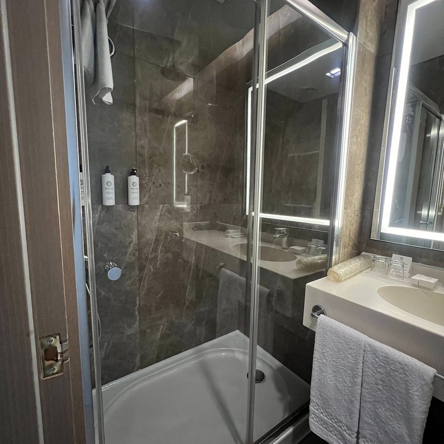 Selectum City Atasehir Istanbul — Bathroom