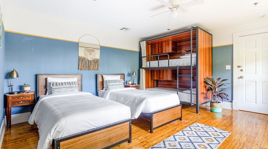Selina Miami River Inn Miami Florida — Guest room