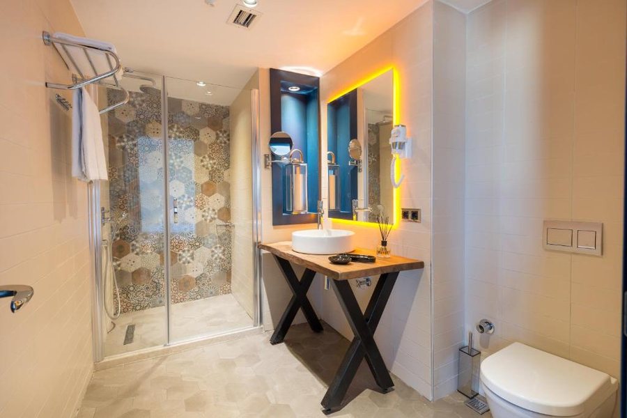 Seminal Hotel Istanbul — Bathroom