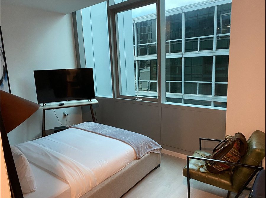 Sentral Michigan Avenue Chicago Illinois — Guest room