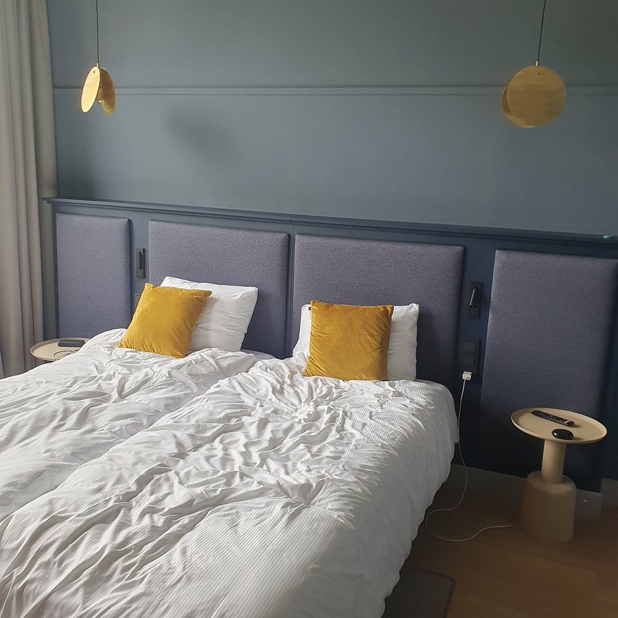 Sephs Hotel — Guest room