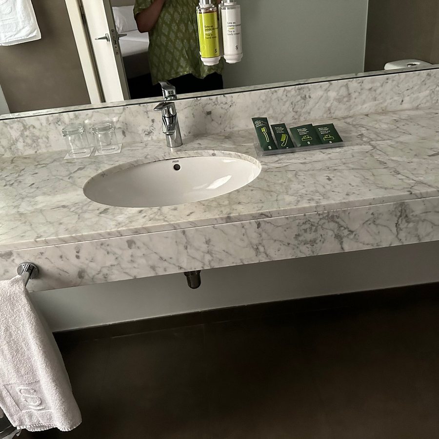 Sercotel Amister Art Hotel Barcelona Catalonia — Bathroom