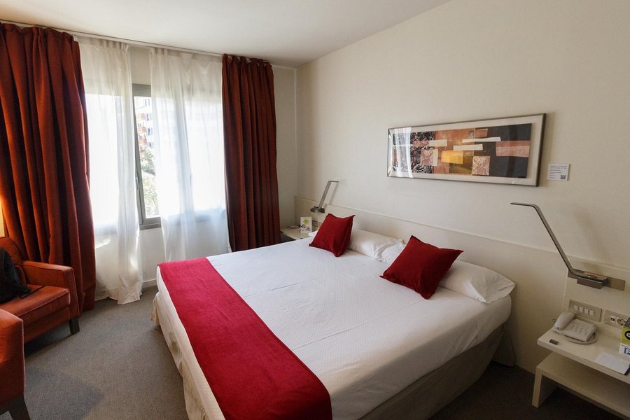 Sercotel Amister Art Hotel Barcelona Catalonia — Guest room