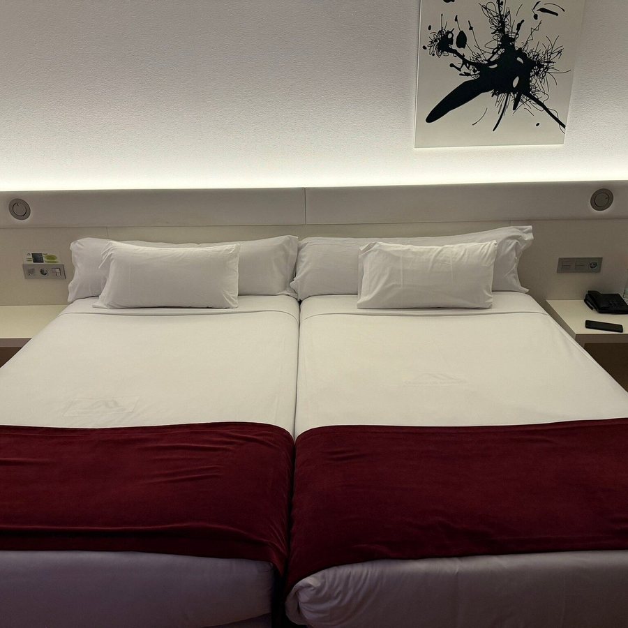 Sercotel Ciudad De Miranda — Guest room
