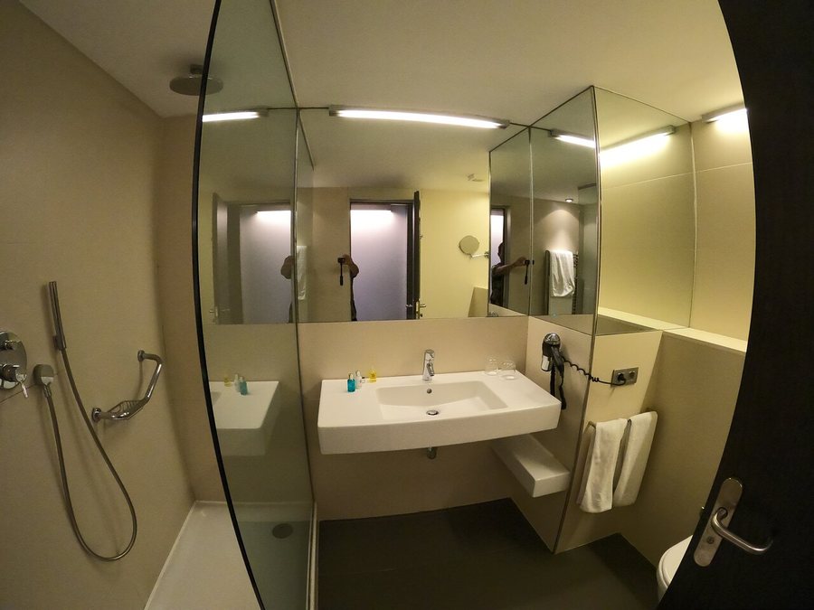 Sercotel Rosellon Barcelona Catalonia — Bathroom