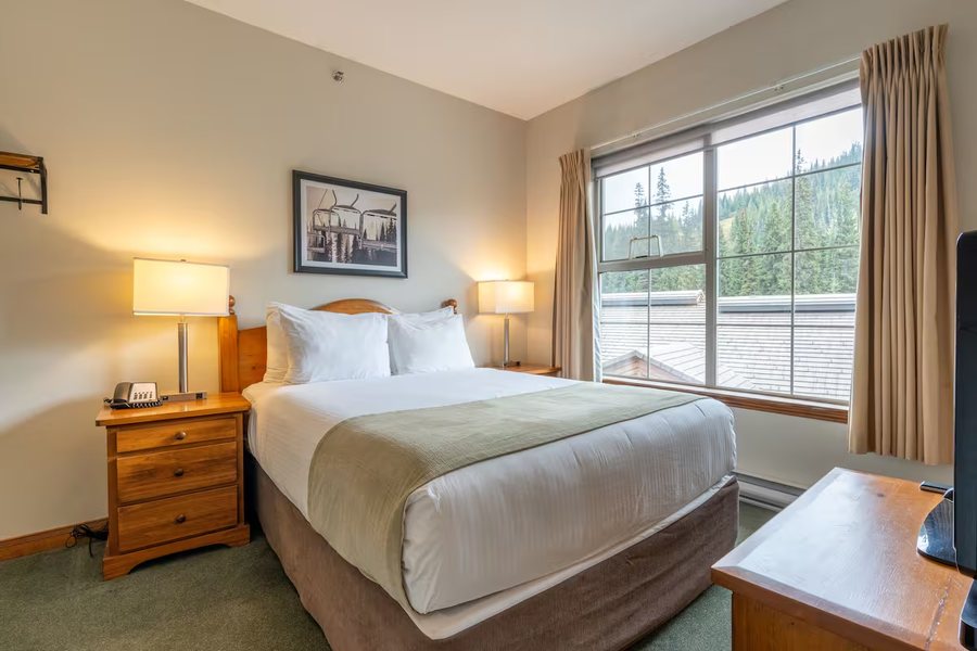 Serena Inn Suites Sundance — Guest room