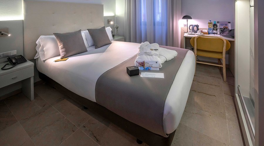 Serhs Del Port Hotel Barcelona Catalonia — Guest room